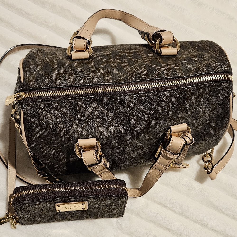 Michael Kors bag & wallet - Picture 2 of 4
